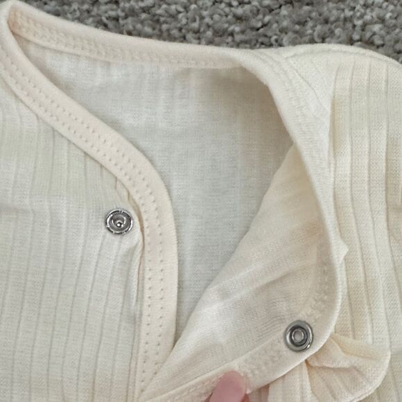 Charming Organic Cotton Cream Kids 2pcs Set with Bows - Picture 7 of 9